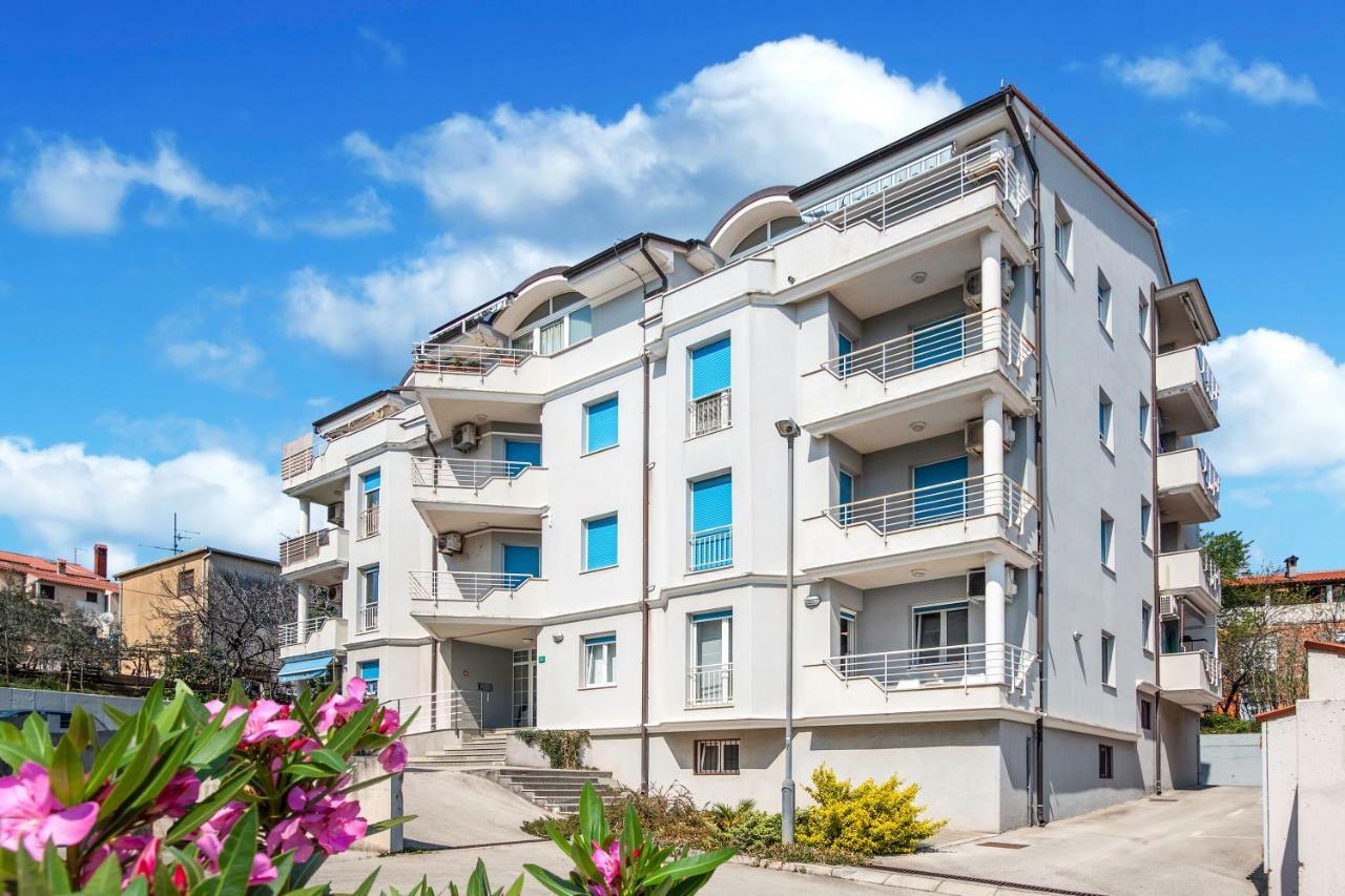 Apartment Lungomare プーラ エクステリア 写真